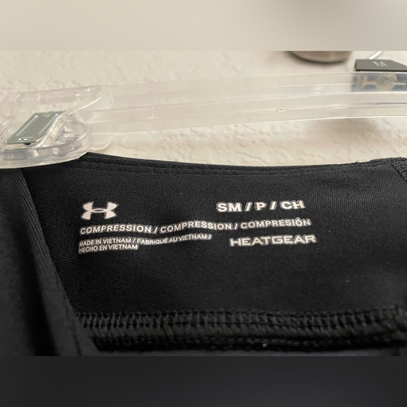 Under Armour Heat Gear Capri Compression Leggings - Womens Size Small - Picture 3 of 4